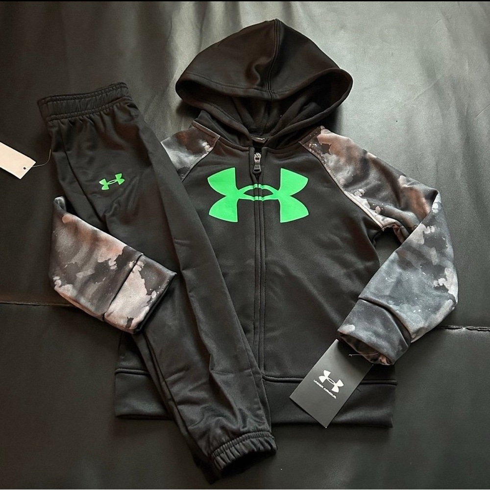 NWT Under Armour Hoodie & jogger Set Boys Size 3T